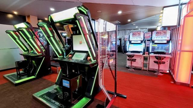 ラウンドワン伊丹店 店舗写真3
