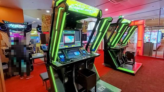 ラウンドワン伊丹店 店舗写真2